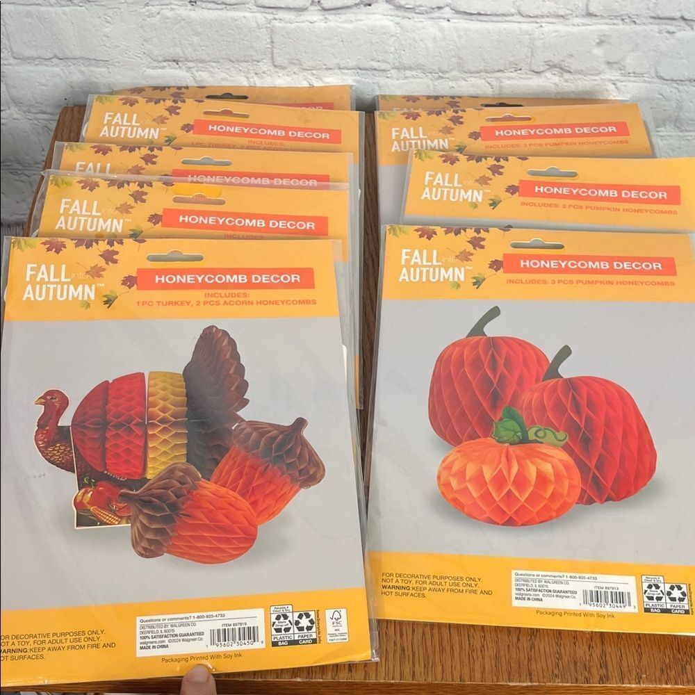 Thanksgiving party decor - honeycomb 5 turkeys & 4 pumpkins
Packages New